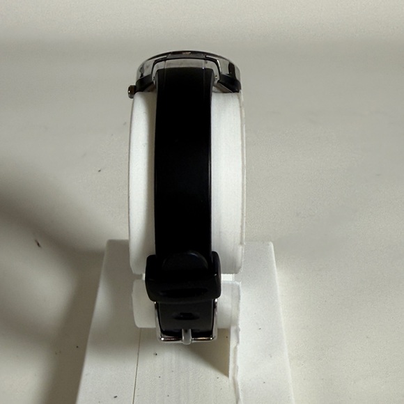 Armitron Pro Sport Women's Watch Black & Silver Tone 330ft Water Resist - Picture 5 of 10